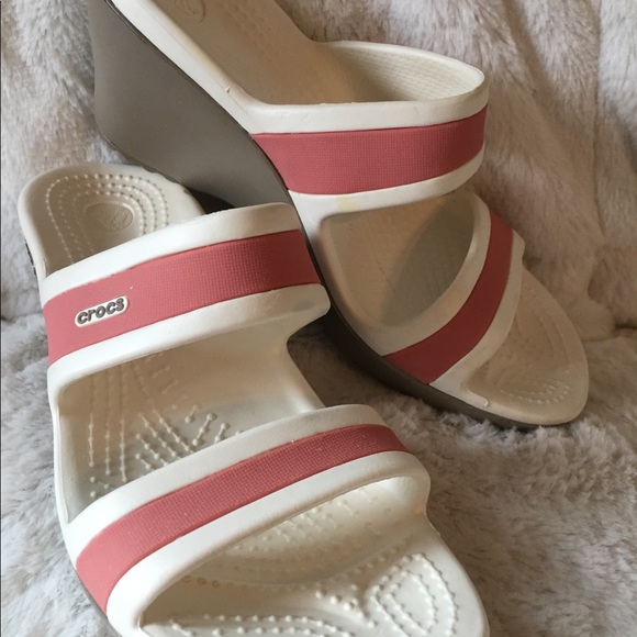 Crocs wedge heel sandals in  pink and white - Picture 8 of 8